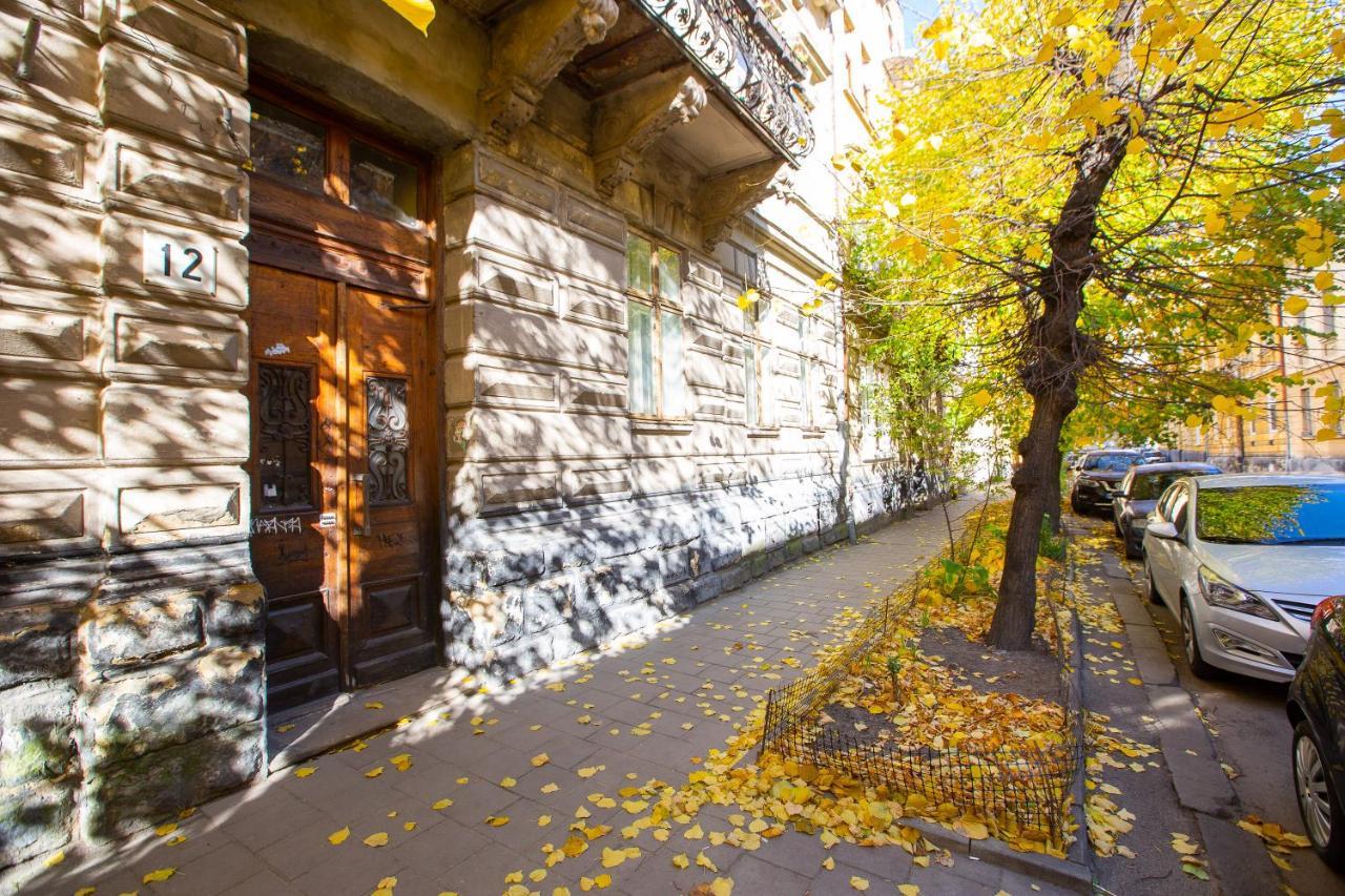 Апартаменти На Романчука В Центрі Lemberg Exterior foto